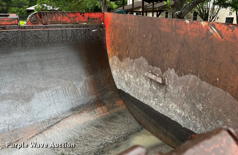 image for item DQ2033 1999 Clement RKHL3226  end dump trailer