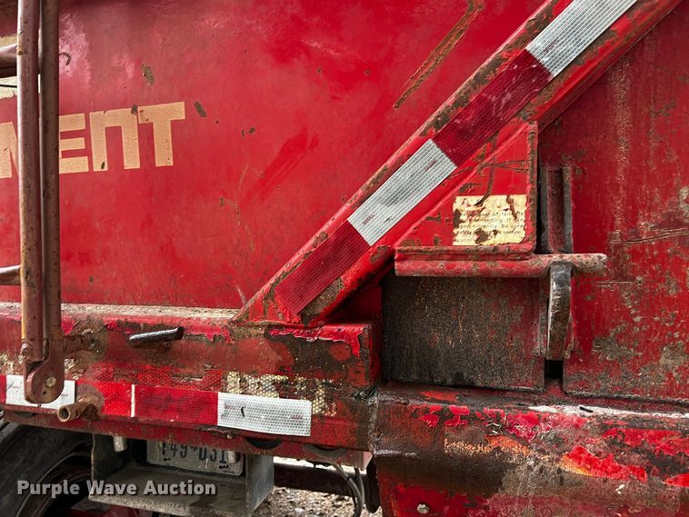 image for item DQ2033 1999 Clement RKHL3226  end dump trailer