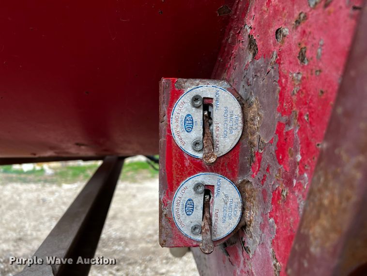 image for item DQ2033 1999 Clement RKHL3226  end dump trailer