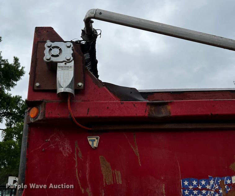 image for item DQ2033 1999 Clement RKHL3226  end dump trailer