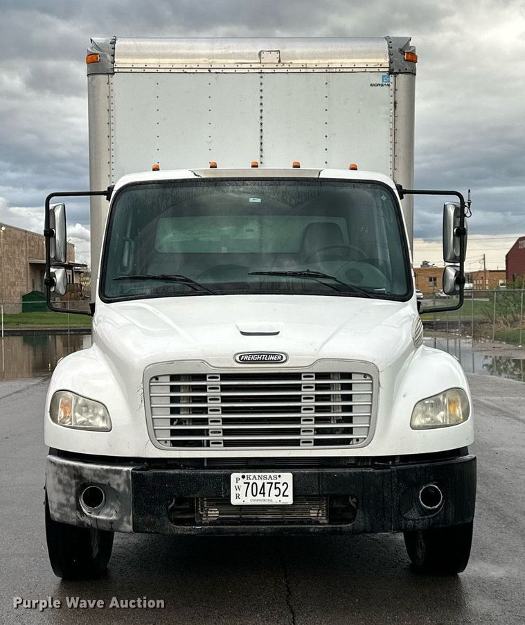 image for item DR5233 2006 Freightliner Business Class M2 106  box truck