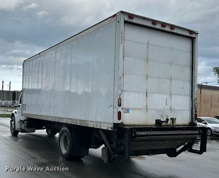 image for item DR5233 2006 Freightliner Business Class M2 106  box truck