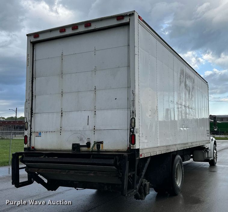 image for item DR5233 2006 Freightliner Business Class M2 106  box truck