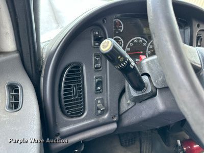 image for item DR5233 2006 Freightliner Business Class M2 106  box truck