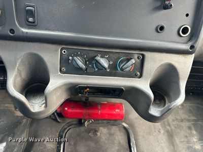 image for item DR5233 2006 Freightliner Business Class M2 106  box truck