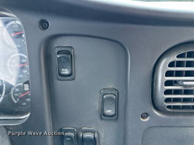 image for item DR5233 2006 Freightliner Business Class M2 106  box truck