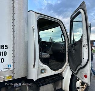 image for item DR5233 2006 Freightliner Business Class M2 106  box truck