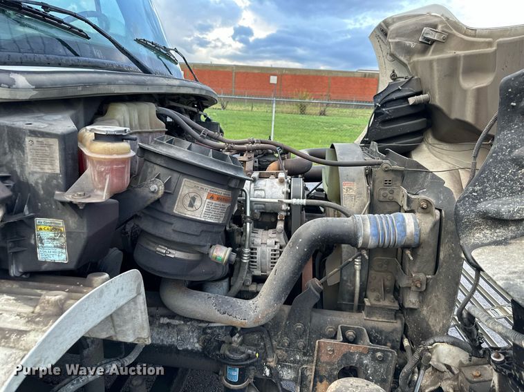 image for item DR5233 2006 Freightliner Business Class M2 106  box truck