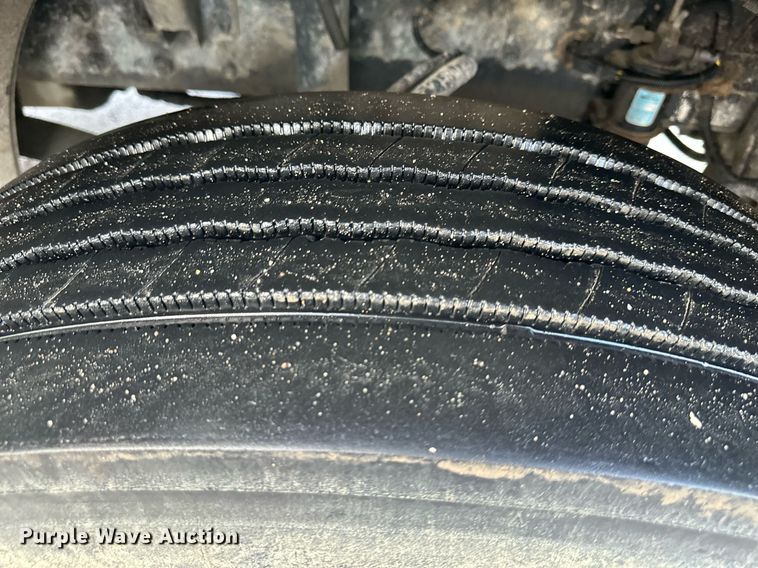 image for item DR5233 2006 Freightliner Business Class M2 106  box truck