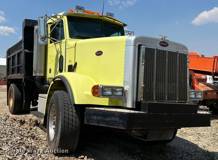 image for item DR5235 2003 Peterbilt 357  dump truck