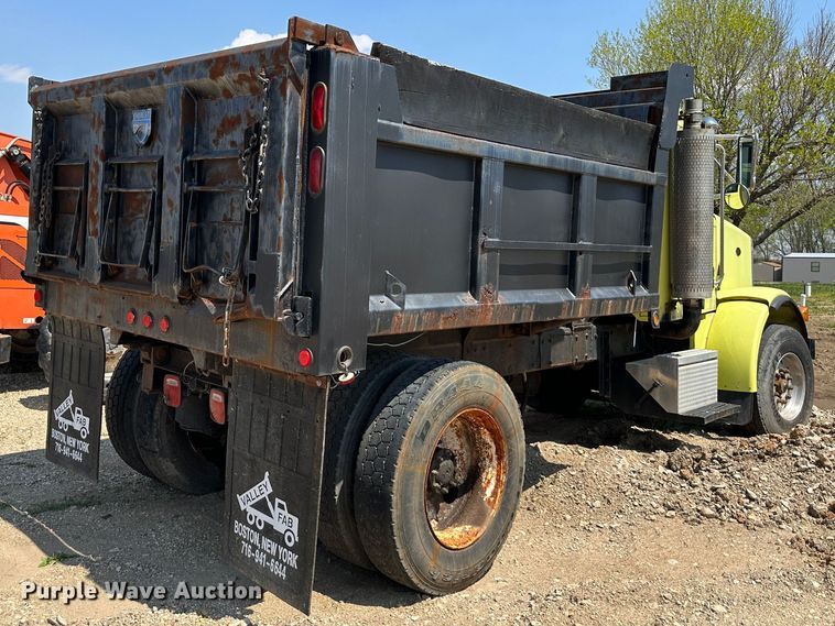 image for item DR5235 2003 Peterbilt 357  dump truck
