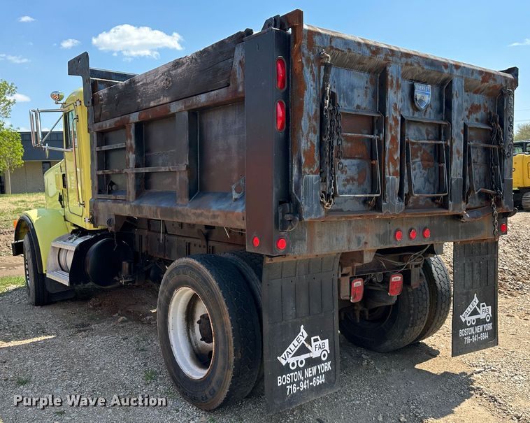 image for item DR5235 2003 Peterbilt 357  dump truck