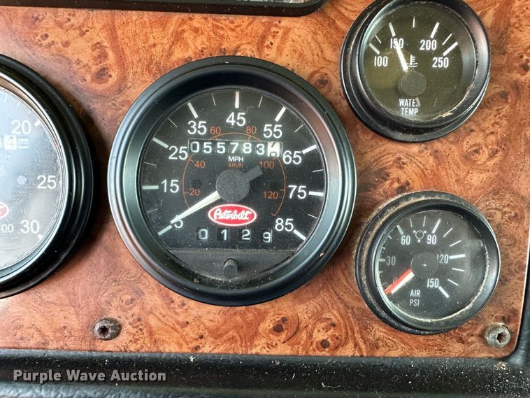 image for item DR5235 2003 Peterbilt 357  dump truck