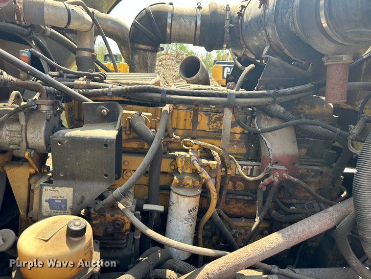 image for item DR5235 2003 Peterbilt 357  dump truck