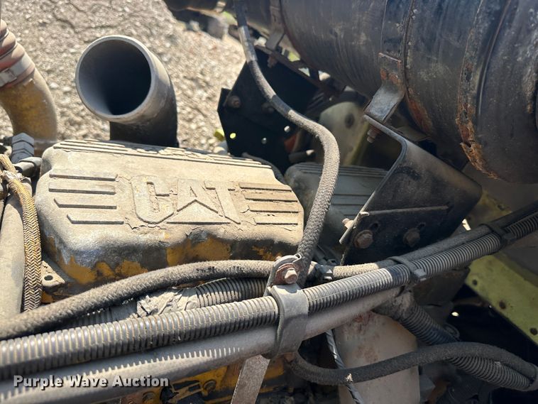 image for item DR5235 2003 Peterbilt 357  dump truck