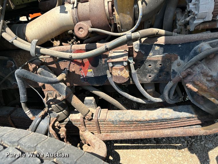 image for item DR5235 2003 Peterbilt 357  dump truck