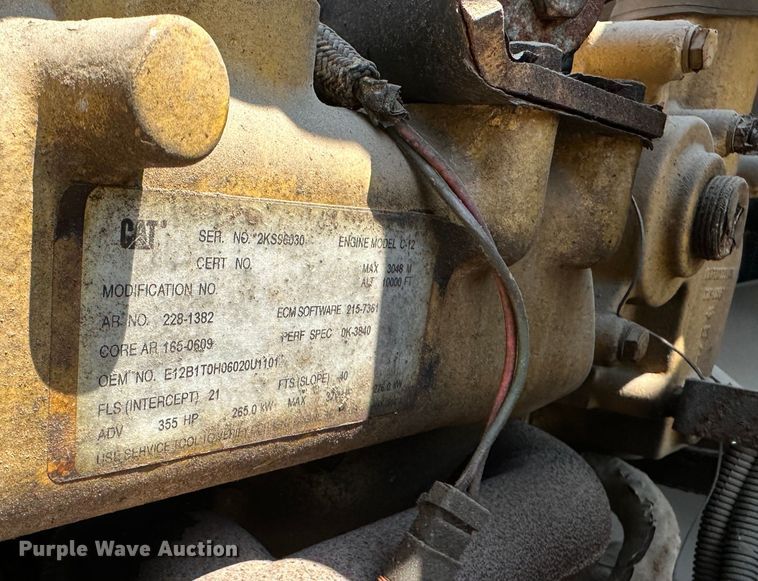 image for item DR5235 2003 Peterbilt 357  dump truck