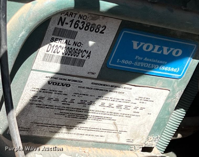 image for item DR5619 2003 Volvo  semi truck