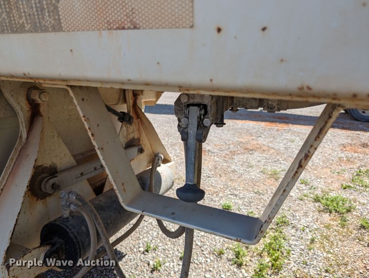 image for item DR6942 2013 Armor Lite SBD-40  bottom dump trailer