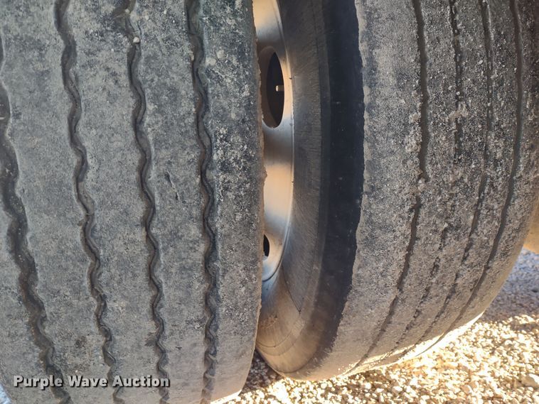 image for item DR8168 2014 Trail King TK110HDG-533  lowboy equipment trailer