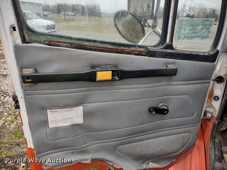 image for item DR8179 1997 Freightliner FL80  truck cab and chassis