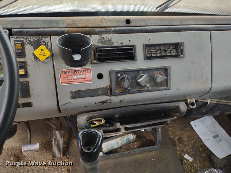 image for item DR8179 1997 Freightliner FL80  truck cab and chassis