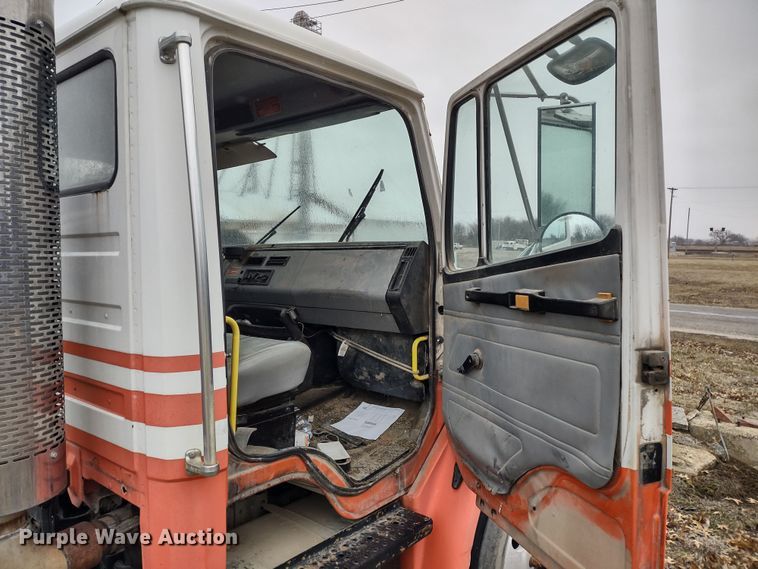 image for item DR8179 1997 Freightliner FL80  truck cab and chassis