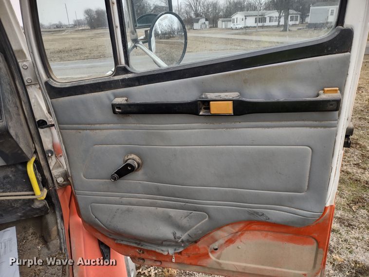 image for item DR8179 1997 Freightliner FL80  truck cab and chassis