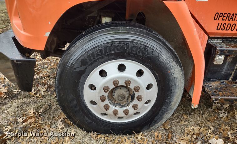 image for item DR8179 1997 Freightliner FL80  truck cab and chassis