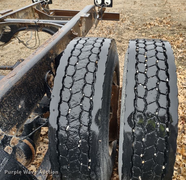 image for item DR8179 1997 Freightliner FL80  truck cab and chassis