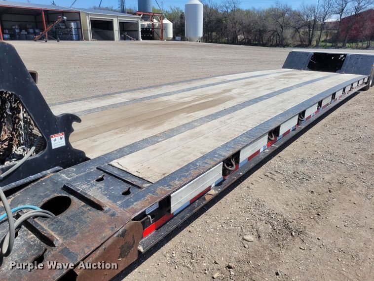 image for item FC9209 2011 Landoll Hauloll 835  lowboy equipment trailer