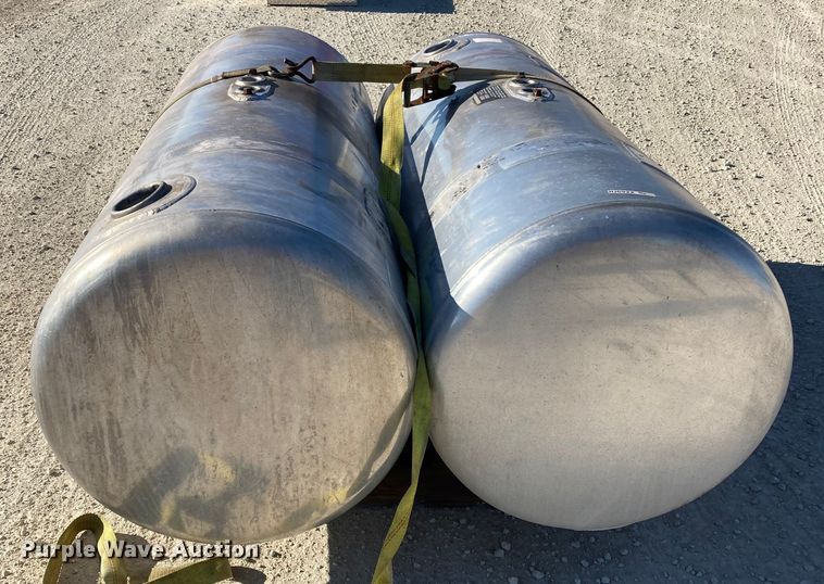 image for item HN9846 (2) fuel tanks