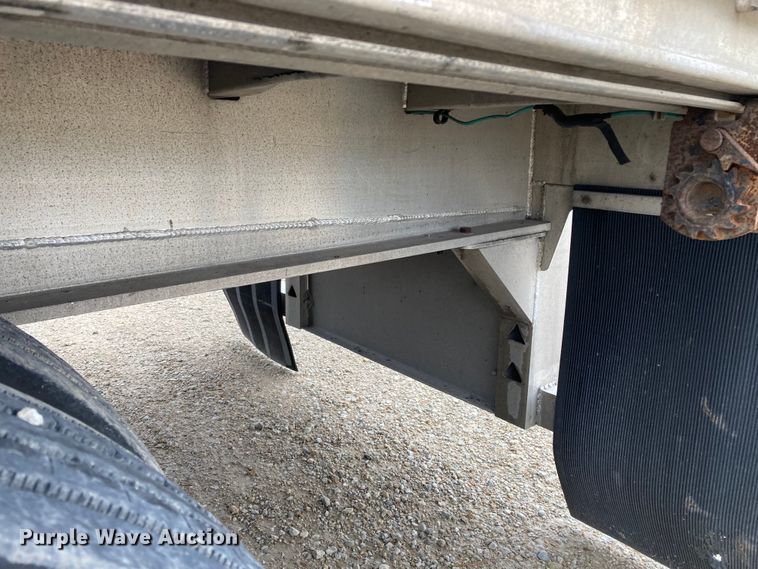 image for item HN9855 2012 Transcraft Benson AF53102-2-524  flatbed trailer