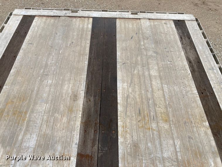 image for item HN9855 2012 Transcraft Benson AF53102-2-524  flatbed trailer