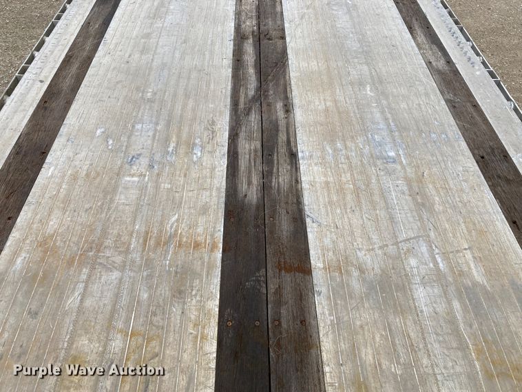 image for item HN9855 2012 Transcraft Benson AF53102-2-524  flatbed trailer