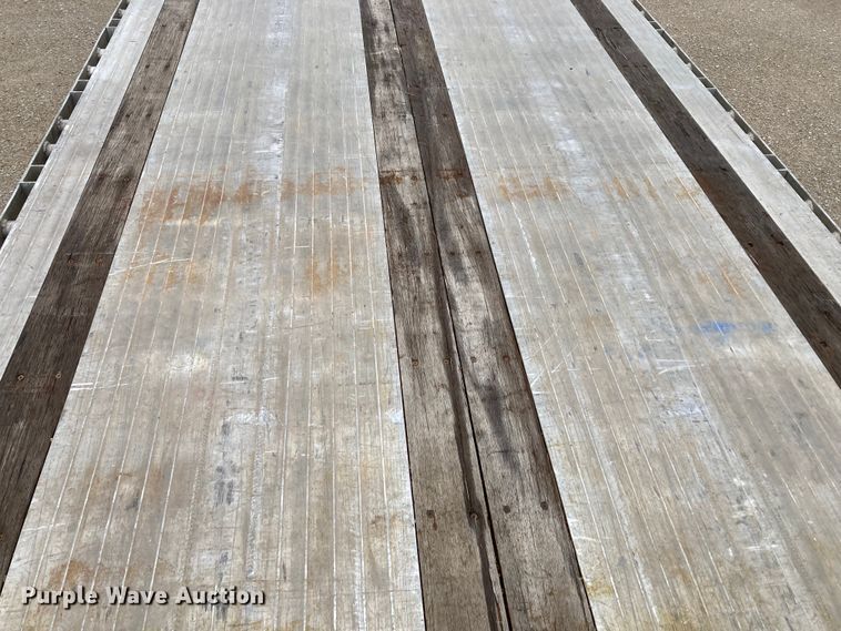 image for item HN9855 2012 Transcraft Benson AF53102-2-524  flatbed trailer