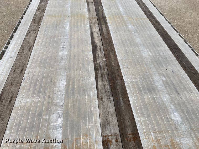 image for item HN9855 2012 Transcraft Benson AF53102-2-524  flatbed trailer