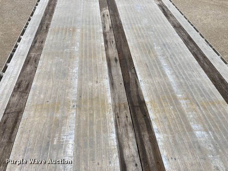 image for item HN9855 2012 Transcraft Benson AF53102-2-524  flatbed trailer