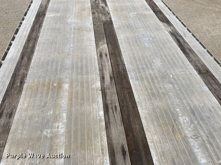 image for item HN9855 2012 Transcraft Benson AF53102-2-524  flatbed trailer