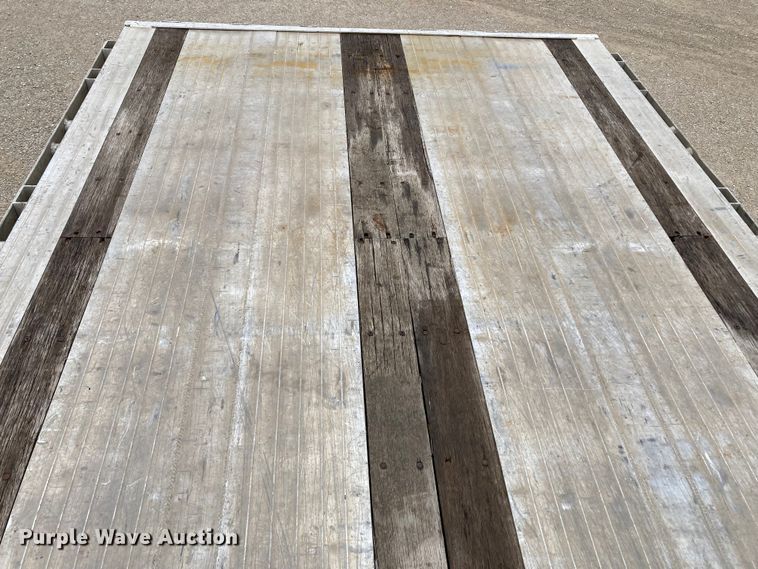 image for item HN9855 2012 Transcraft Benson AF53102-2-524  flatbed trailer