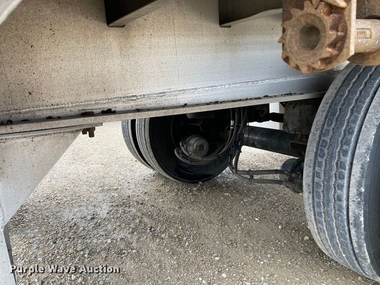 image for item HN9855 2012 Transcraft Benson AF53102-2-524  flatbed trailer