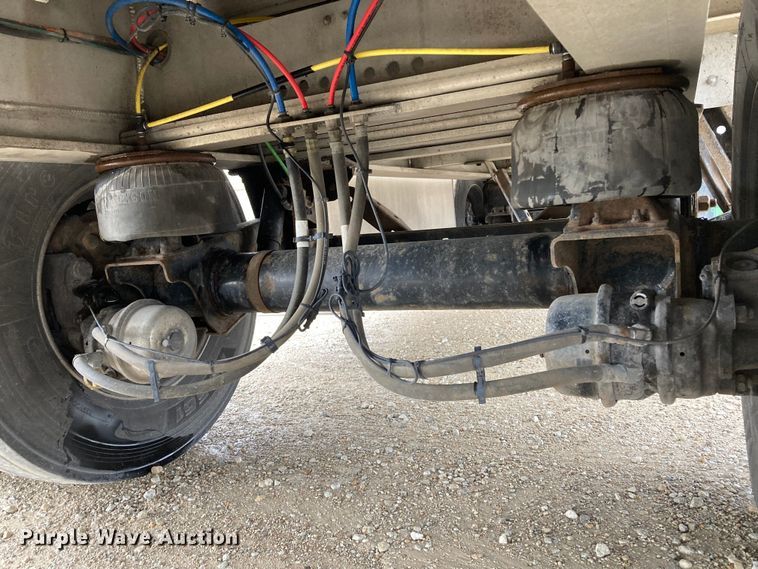 image for item HN9855 2012 Transcraft Benson AF53102-2-524  flatbed trailer