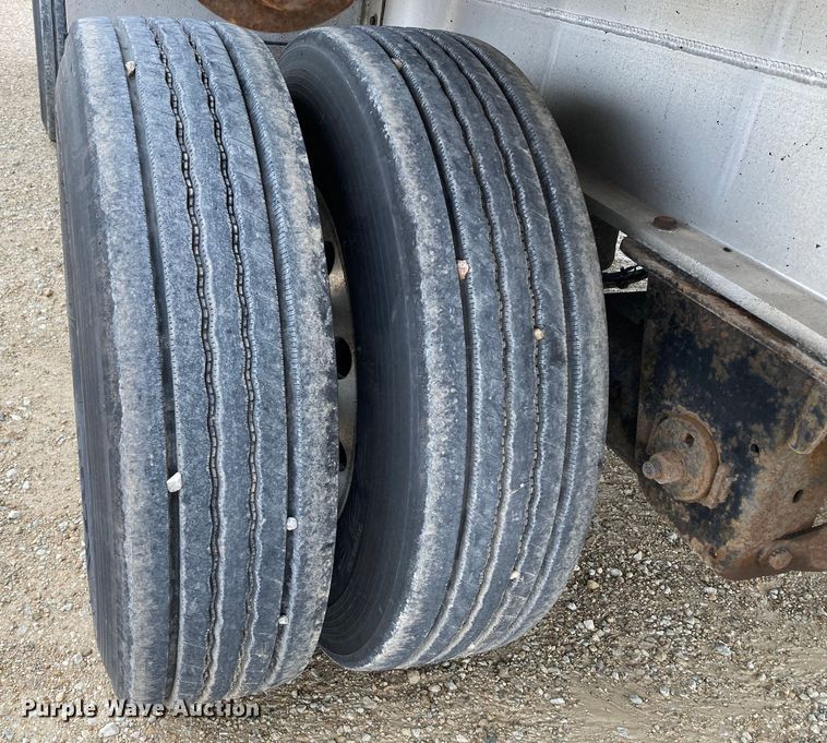 image for item HN9855 2012 Transcraft Benson AF53102-2-524  flatbed trailer