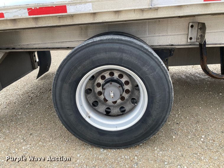 image for item HN9855 2012 Transcraft Benson AF53102-2-524  flatbed trailer