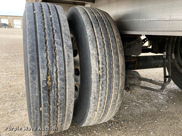 image for item HN9855 2012 Transcraft Benson AF53102-2-524  flatbed trailer