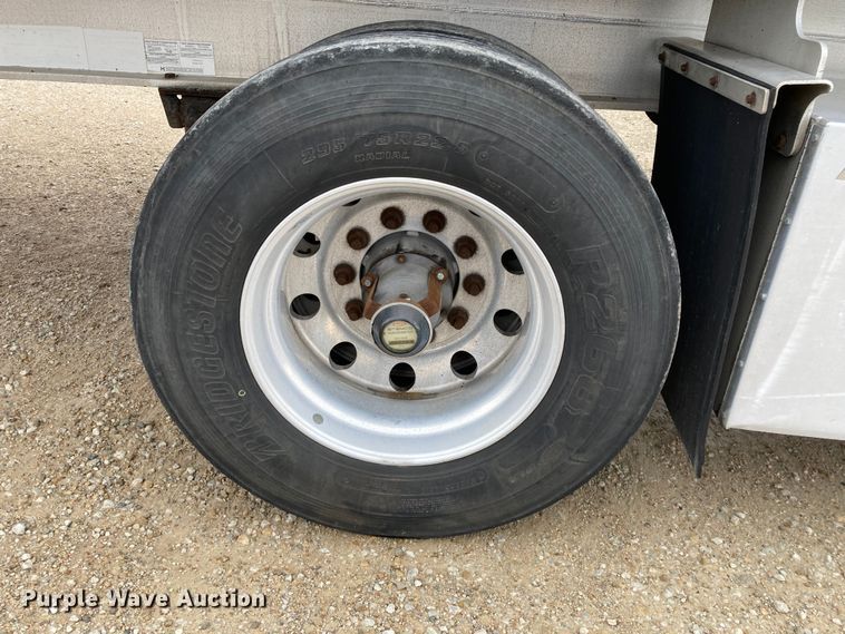 image for item HN9855 2012 Transcraft Benson AF53102-2-524  flatbed trailer