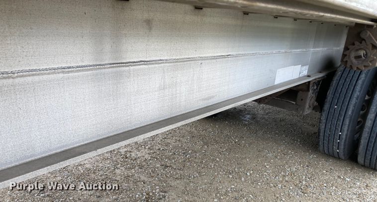 image for item HN9856 2012 Transcraft Benson AF53102-2-524  flatbed trailer