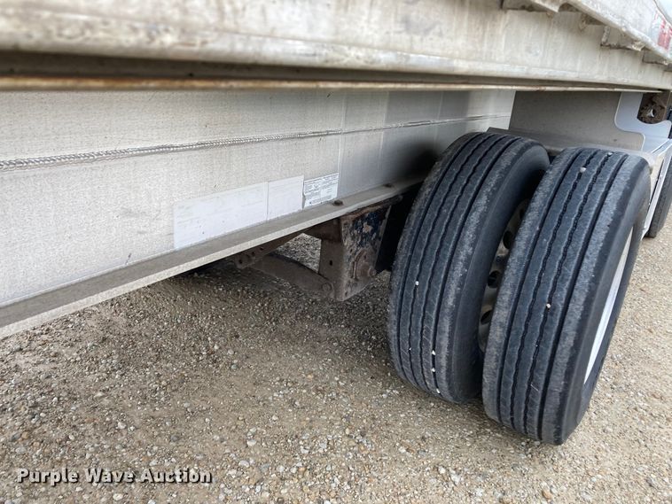 image for item HN9856 2012 Transcraft Benson AF53102-2-524  flatbed trailer