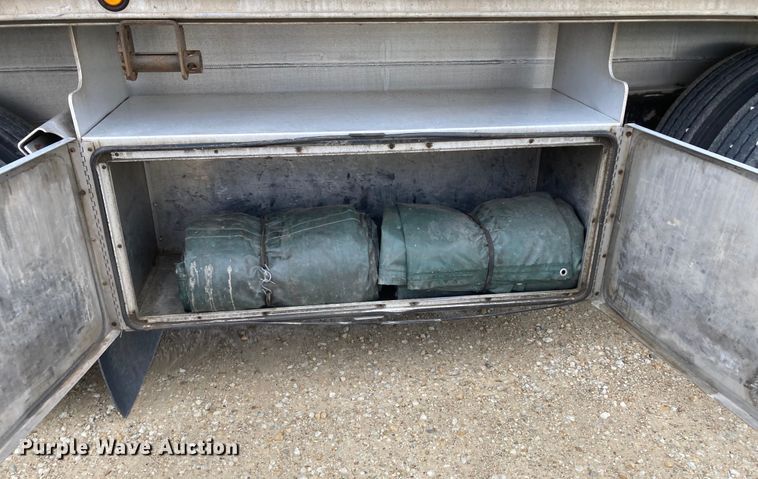 image for item HN9856 2012 Transcraft Benson AF53102-2-524  flatbed trailer