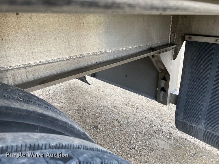 image for item HN9856 2012 Transcraft Benson AF53102-2-524  flatbed trailer